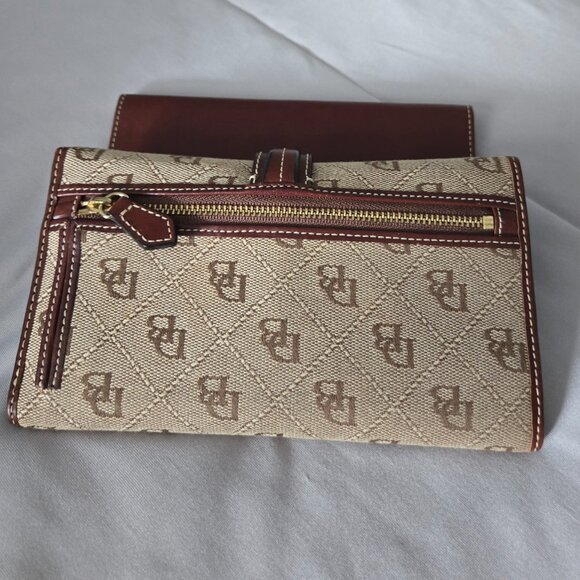 Dooney & Bourke wallet NWOT - Picture 2 of 6